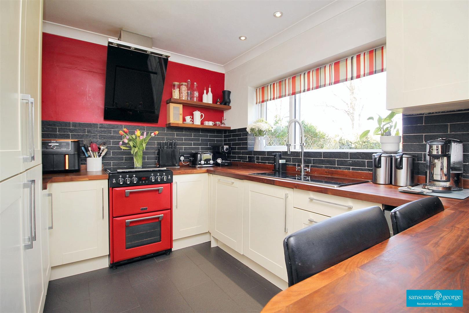 Larissa Close, Tilehurst, Reading